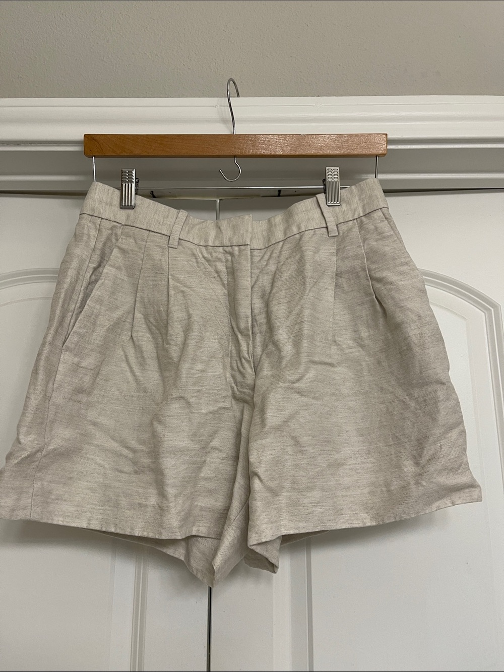 Aritzia Pleated High-Waist Linen-Blend Shorts - Light Beige